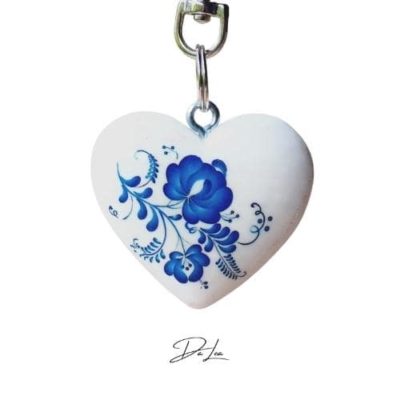 Drevený prívesok na kabelku Srdce Modrý motív