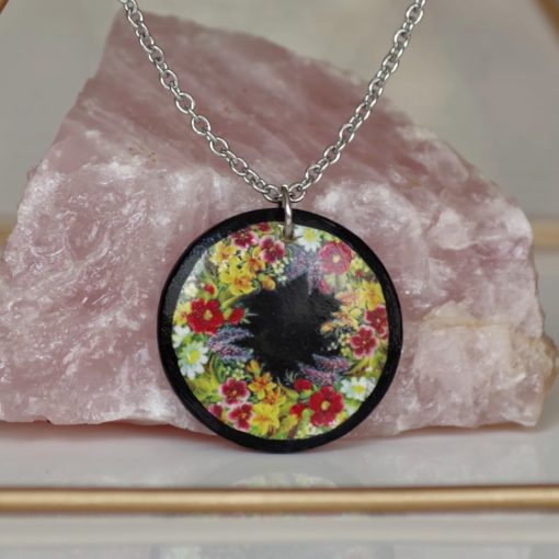Drevený náhrdelník Lúčne kvety kruh